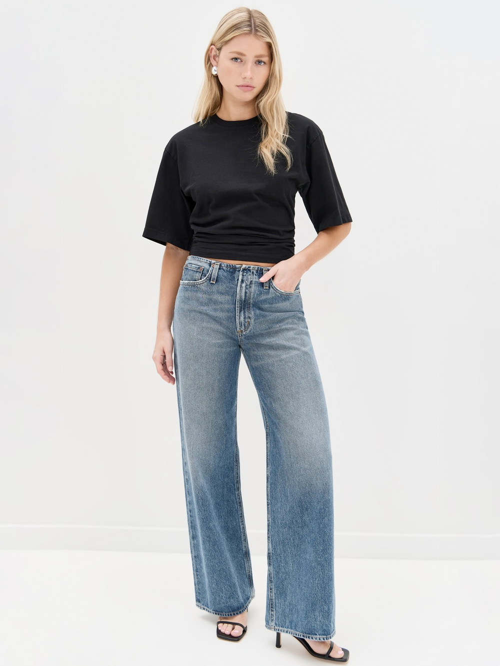Shari Tee in Black